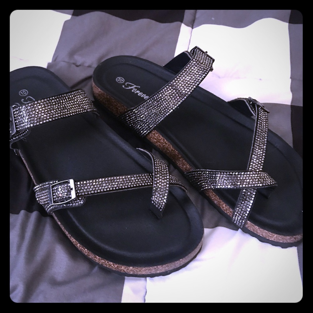 Boutique flatbed sandals